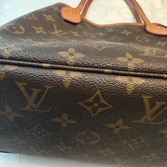 Louis Vuitton PM Neverfell - Picture 6 of 14